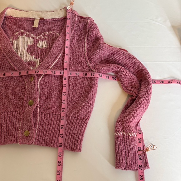 Pilcro Yin Yang Icon Heart Urban Outfitters Cropped Cardigan Sweater Size Medium - Picture 16 of 16